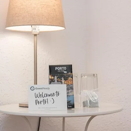 Centenary Cosy - 7 *