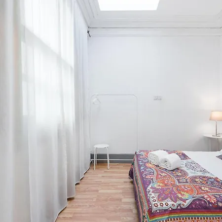 Centenary Cosy - 7 *